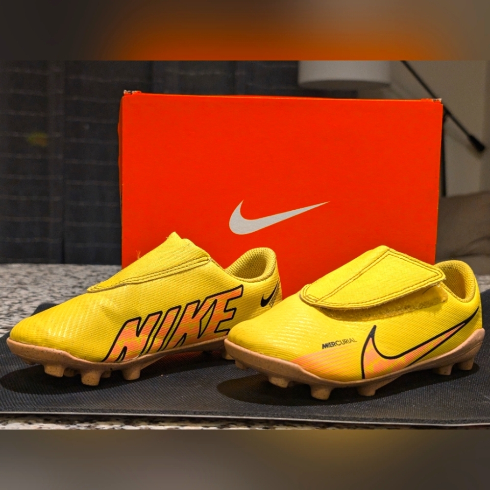 Nike Mercurial Vapor 15 Club Yellow Strike/Sunset Kids 12C